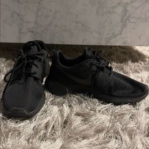 Black Nike soft sneakers size 6